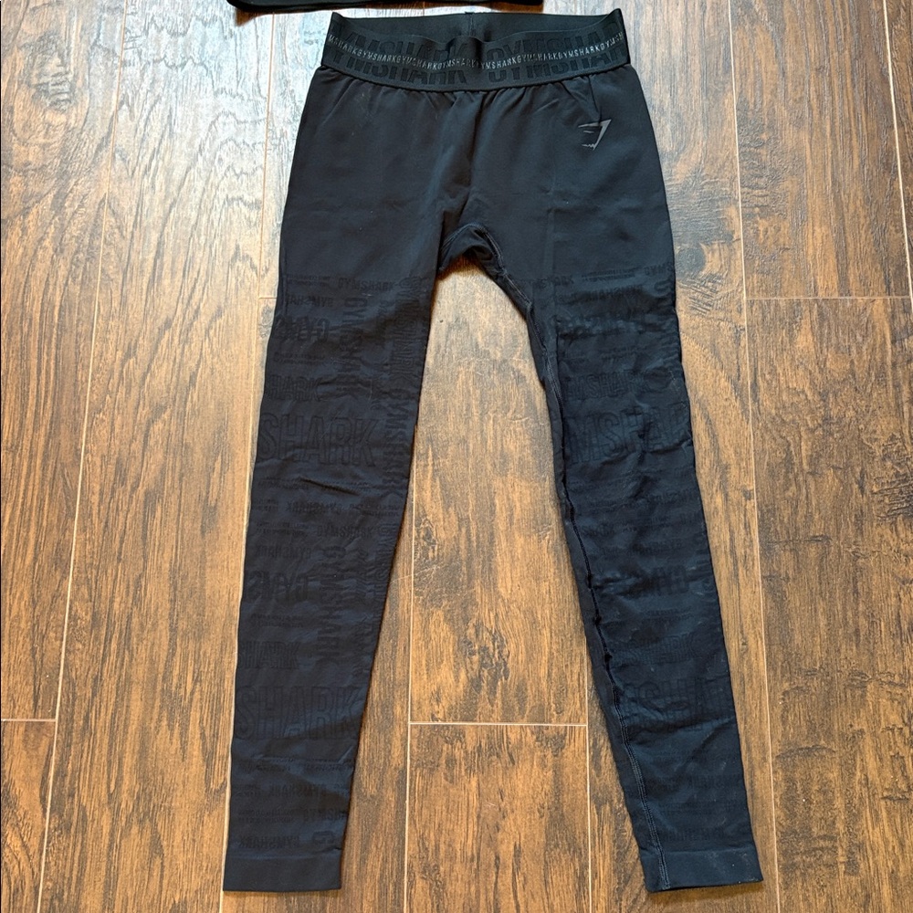 💎RARE💎🆕Gymshark “Vision” Sports Bra And Full-Length Legging In Black Tonal Logo - Picture 4 of 16